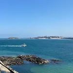 Idealement Place, Proche Gare Et Plage Du Sillon